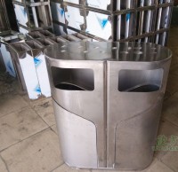 側(cè)開門分類垃圾桶半成品圖