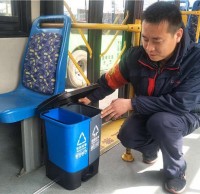 公交車分類垃圾箱來了,青島垃圾分類步入新臺階